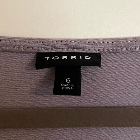 Torrid Size 6 Lavender Grey Blouse with Flutter Sleeves - Picture 5 of 7